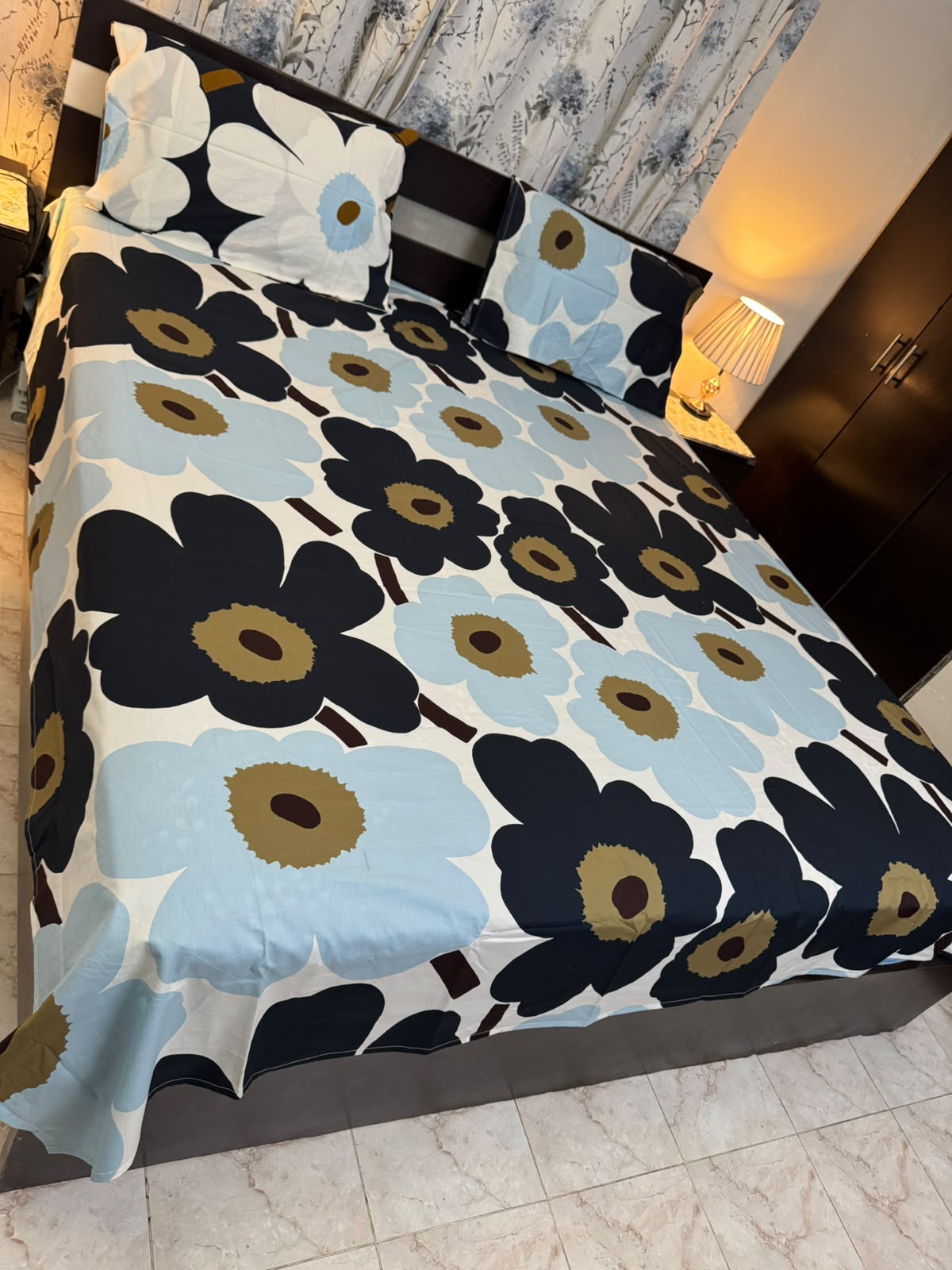 Bold Large Floral Print Cotton Bed Sheet