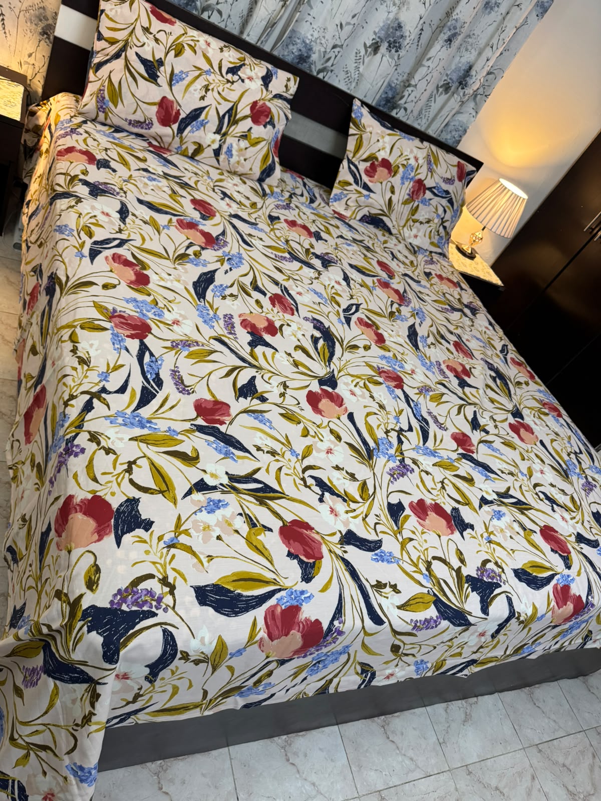 Vibrant Floral & Leafy Vine Cotton Bed Sheet